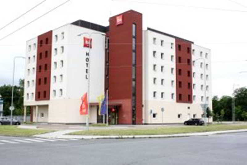 Ibis Hotel Плзень Екстер'єр фото