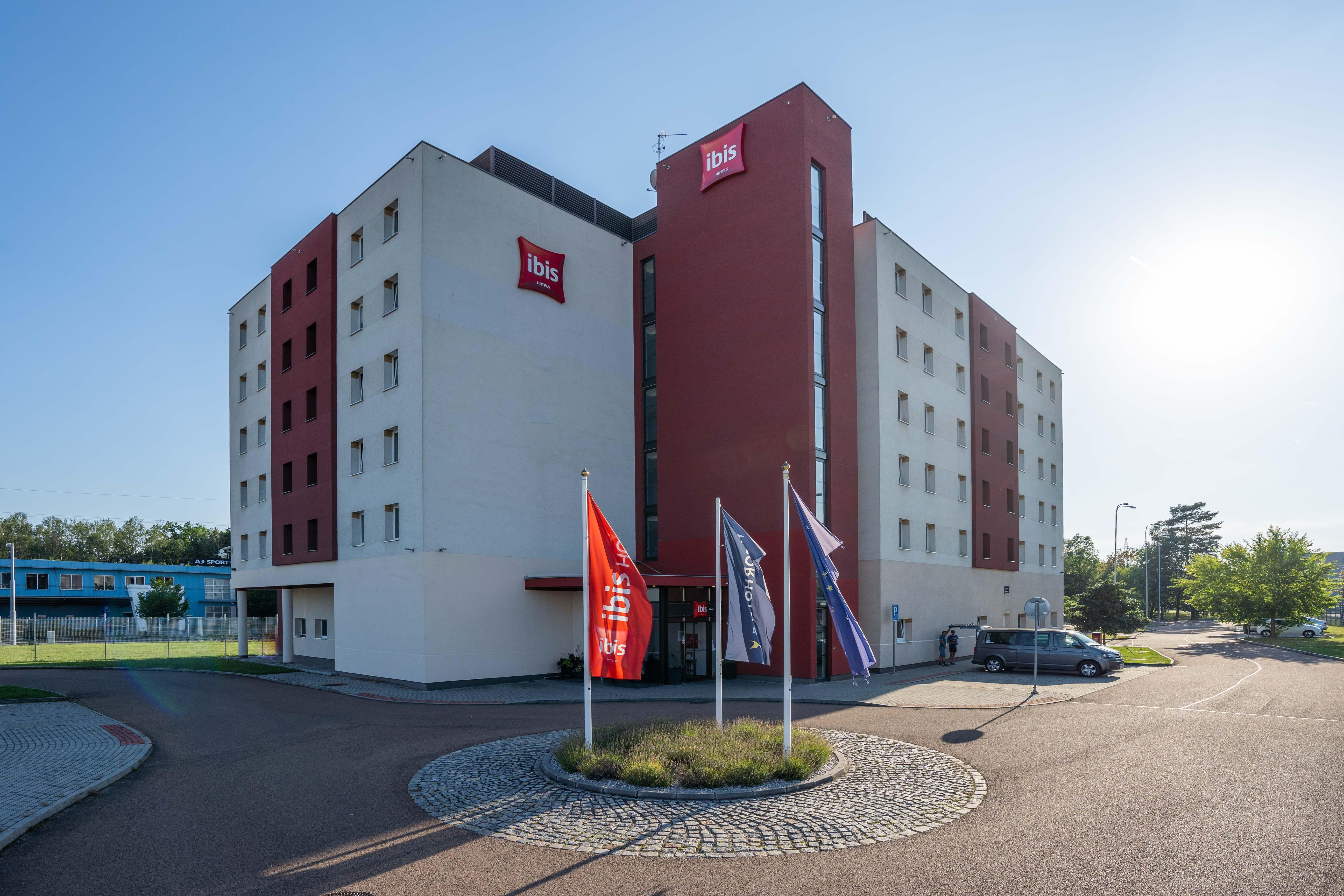 Ibis Hotel Плзень Екстер'єр фото