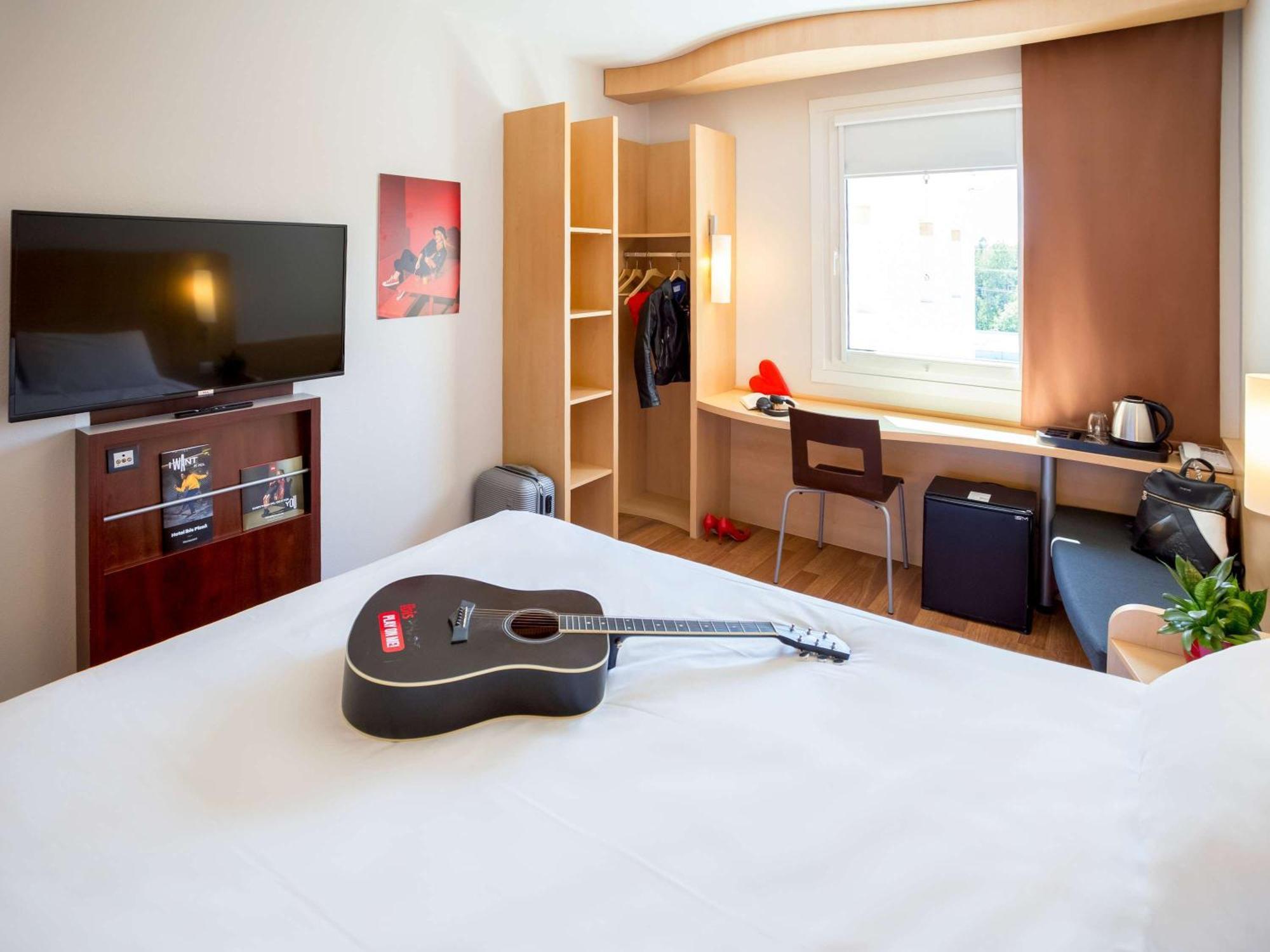 Ibis Hotel Плзень Екстер'єр фото