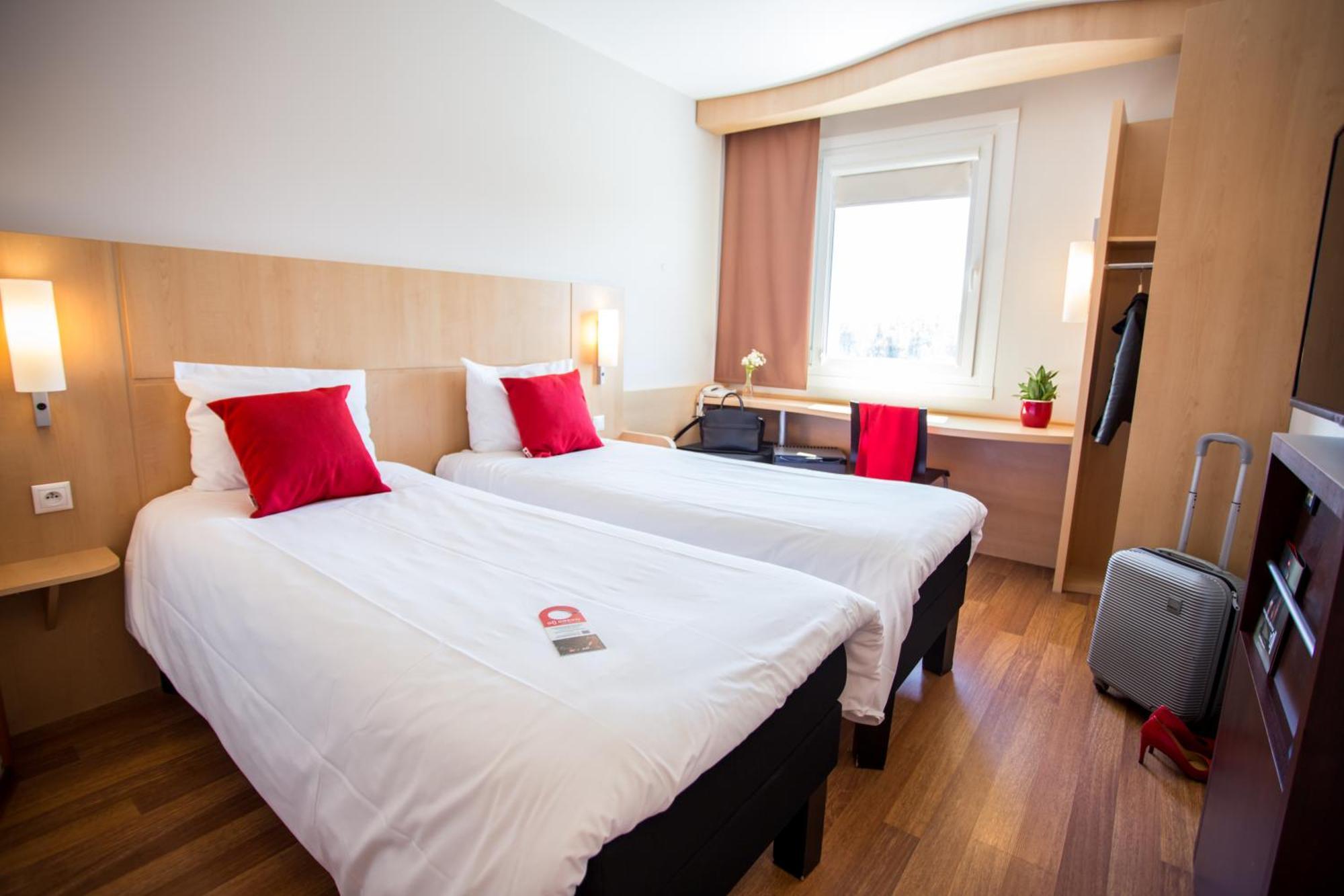 Ibis Hotel Плзень Екстер'єр фото